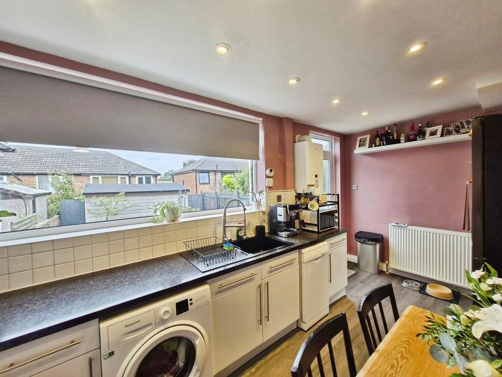 House in Leeds, West Yorkshire - View 5