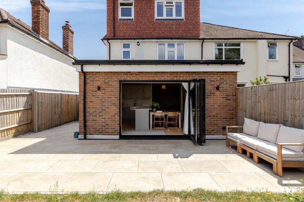 House in St Albans - View 4