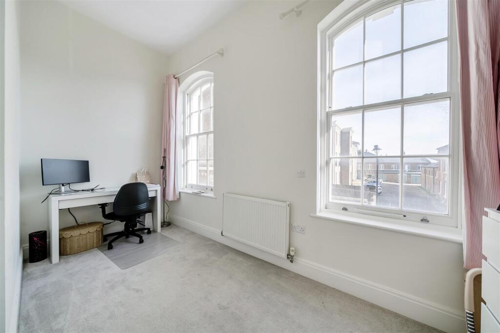 Apartment in Dorchester - More