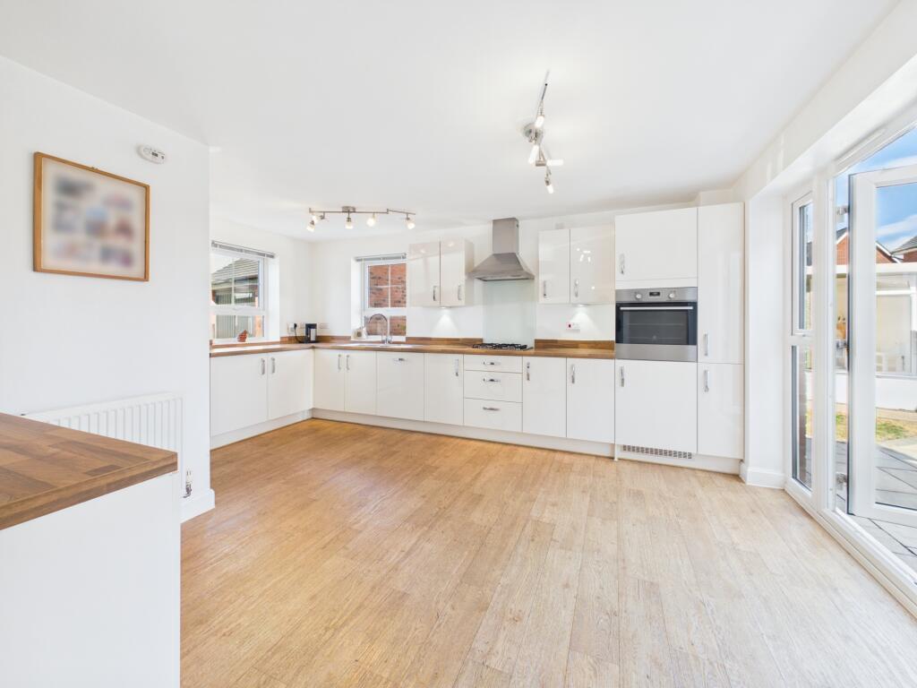 House in South Derbyshire, Highfields, Findern - View 4