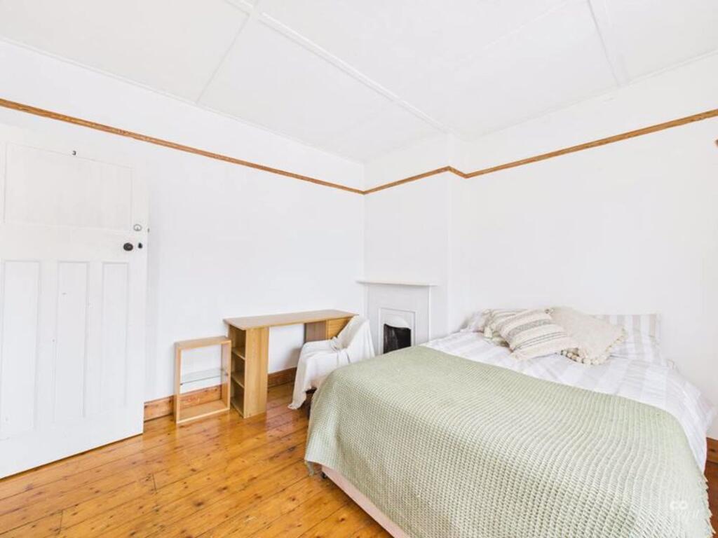 House in Brighton, Whitehawk - View 4