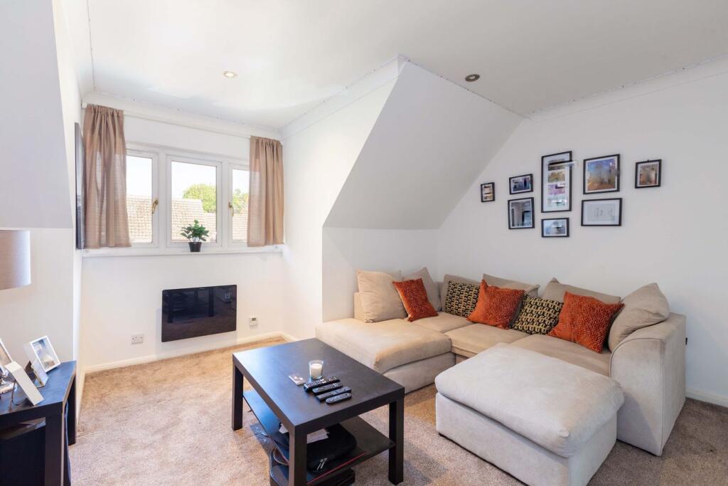 Apartment in Bracknell - View 4