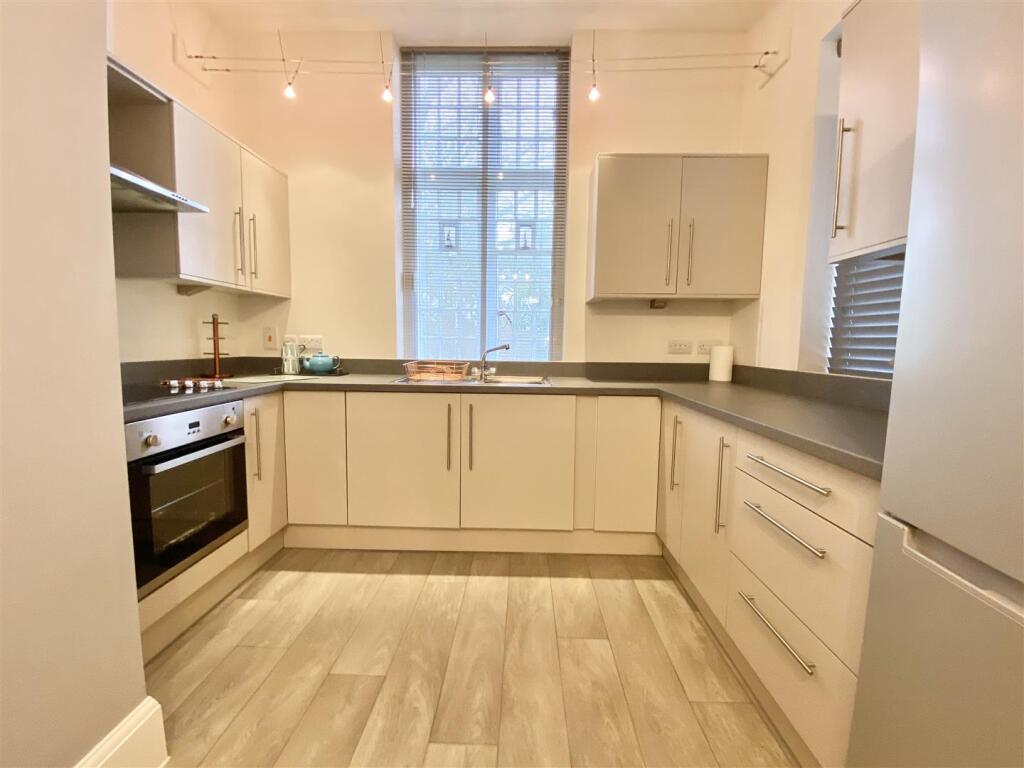 73 Leighton Park, Bicton Heath, Shrewsbury, SY3 5FS photo 3