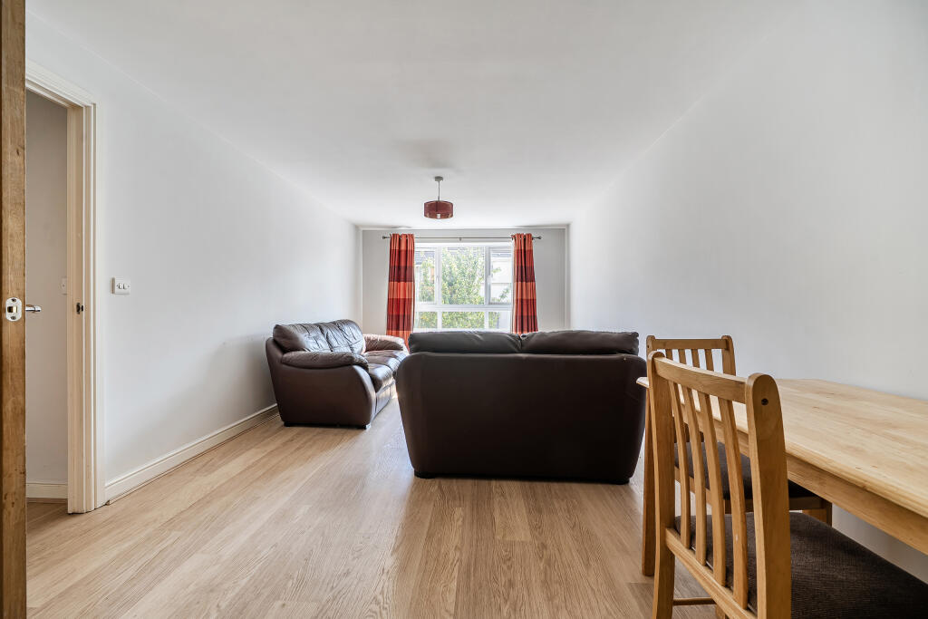 Apartment in Three Rivers, Abbots Langley - View 5