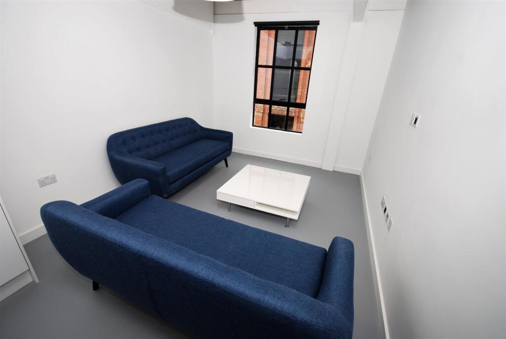1 bedroom private hall for rent