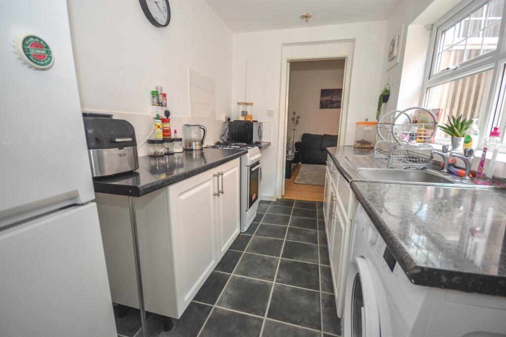 Apartment in Newcastle upon Tyne - View 5
