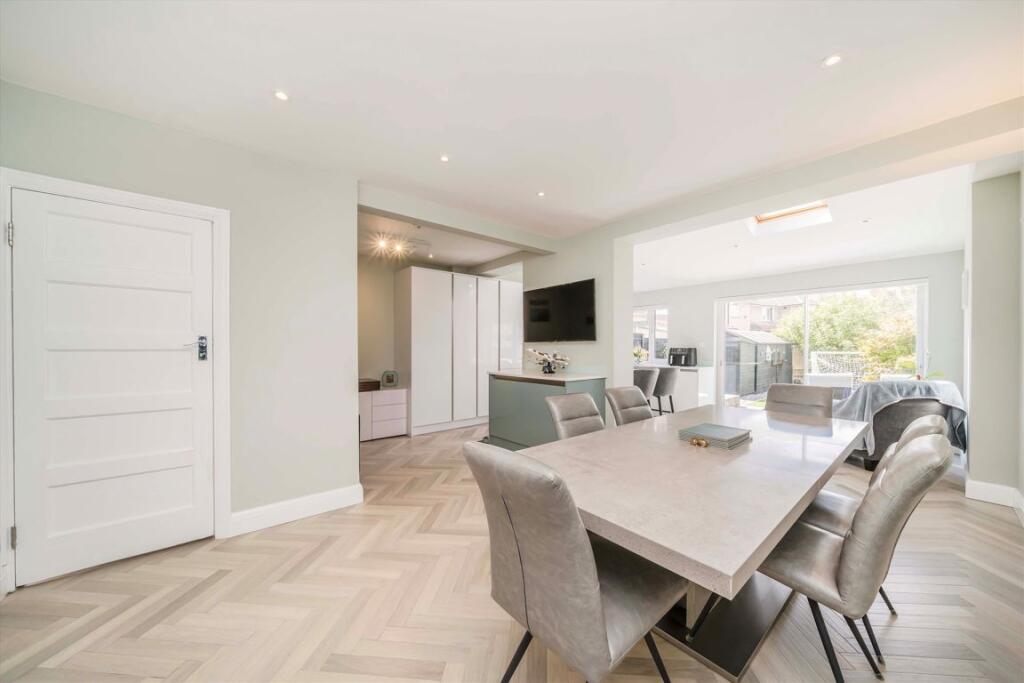 House in Twickenham - View 5