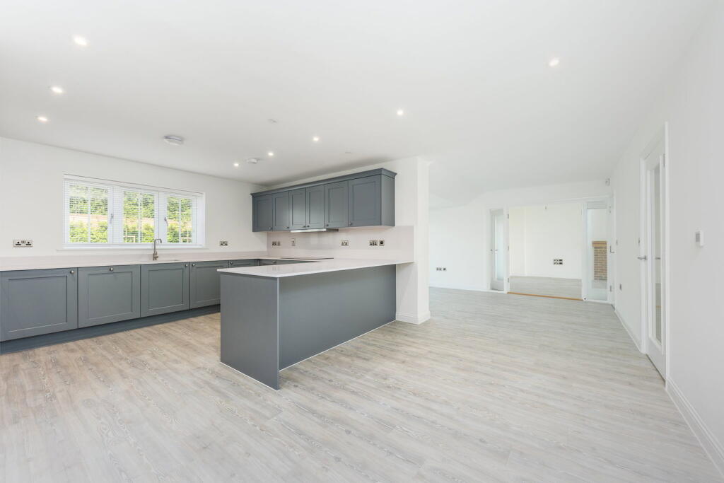 House in Canterbury - View 3