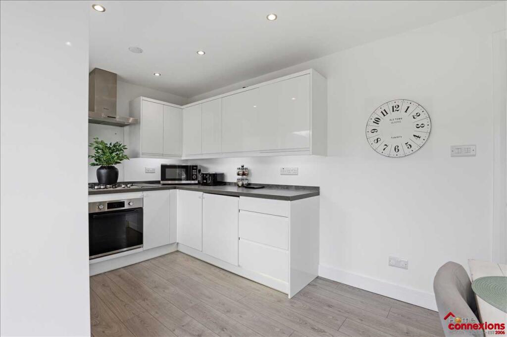 House in Glasgow, South Lanarkshire - More