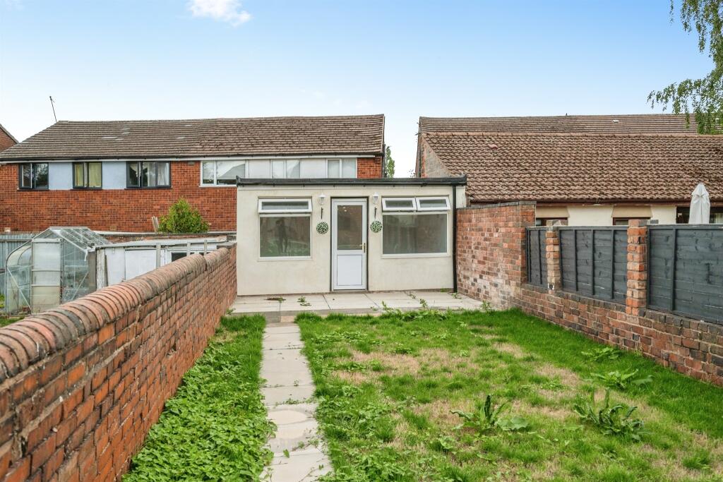 House in Dudley, West Midlands - More