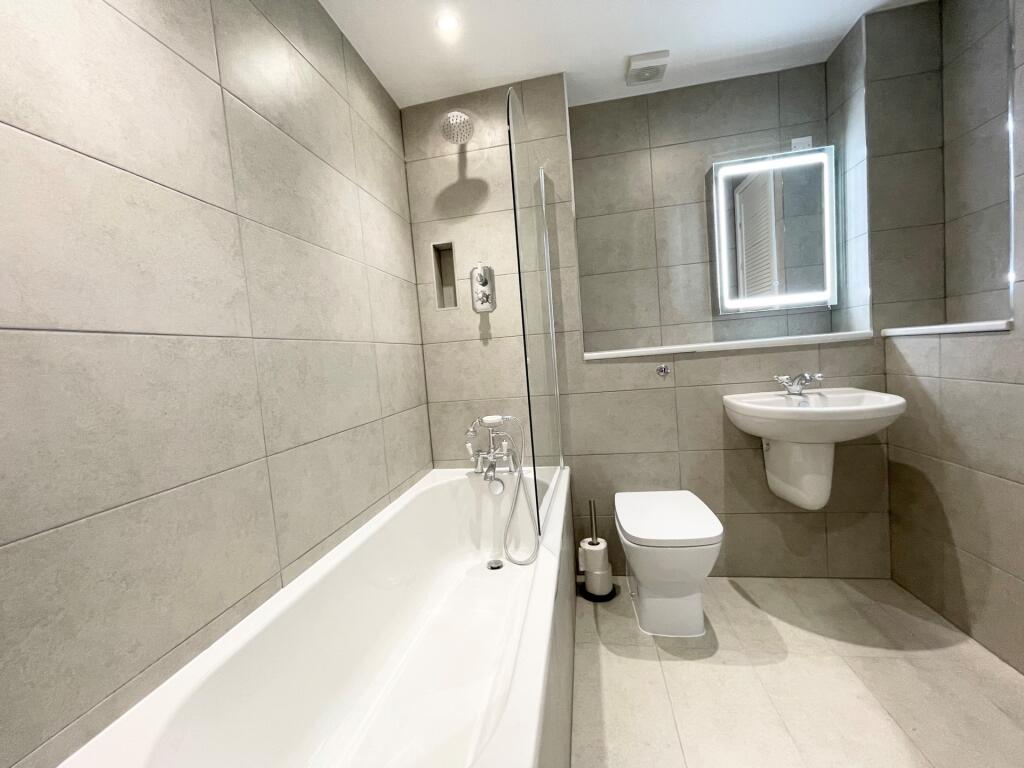 Apartment in Epping Forest, Buckhurst Hill - More