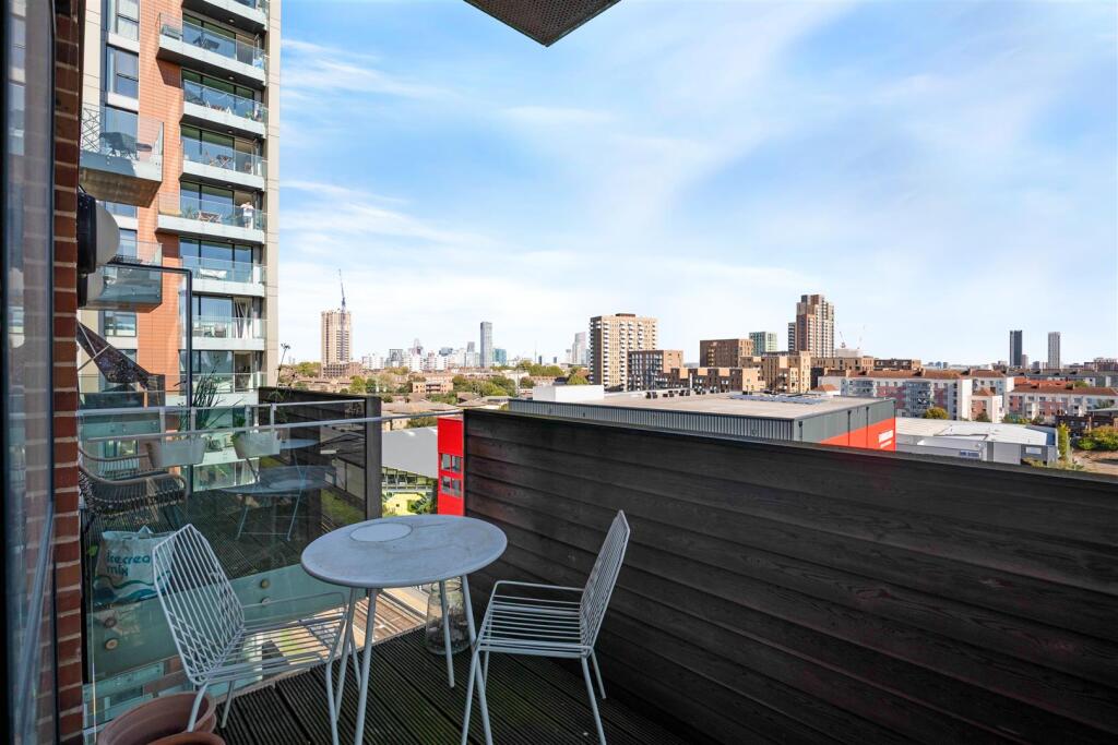 Stanley Turner House, Bow, E3 - View 4