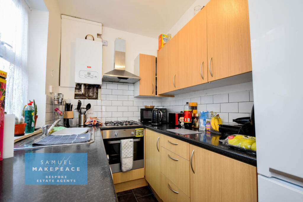 House in Stoke-on-Trent - More
