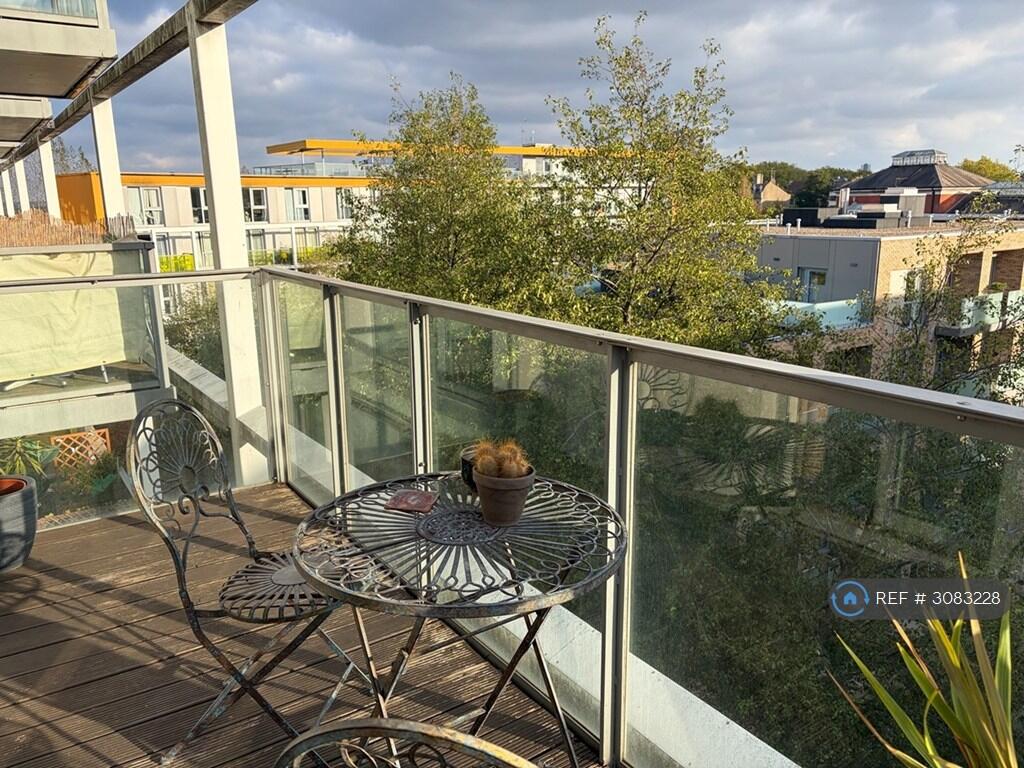 Apartment in London - View 3