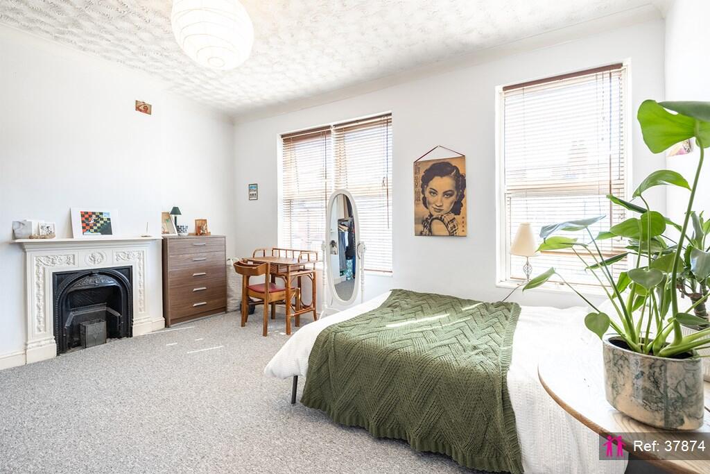 House in London, South Tottenham, West Green - View 5