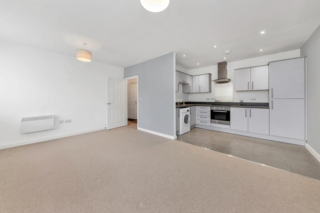 Apartment in Stevenage - View 3