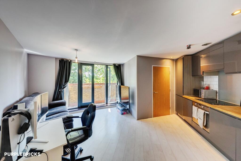 Main image of property: Fieldfare Lane, Greenhithe, DA9