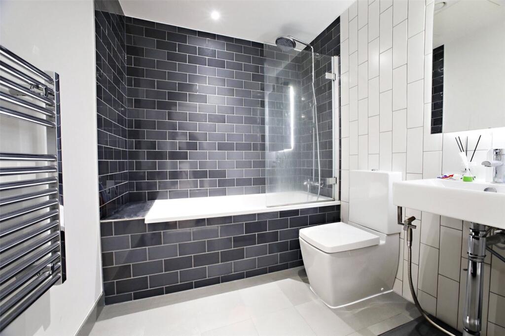 Apartment in London - More