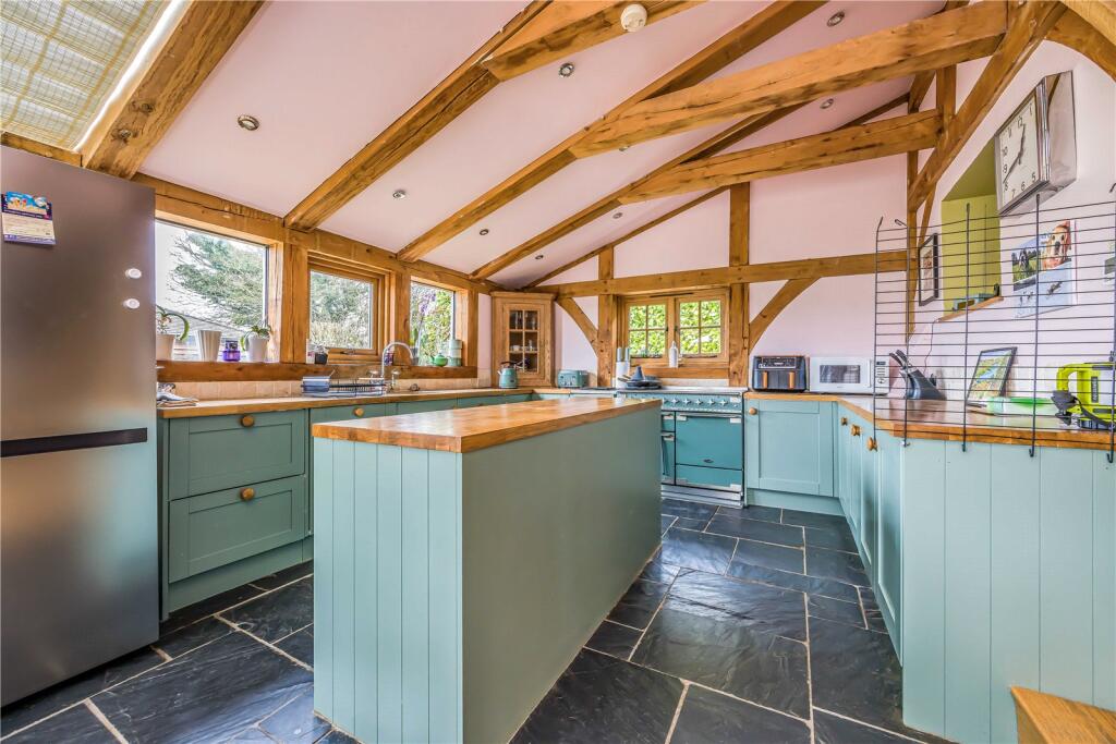 Blendworth, Waterlooville, Hampshire, PO8 - View 3