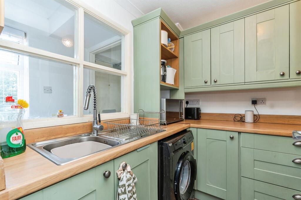 Apartment in Southampton - More