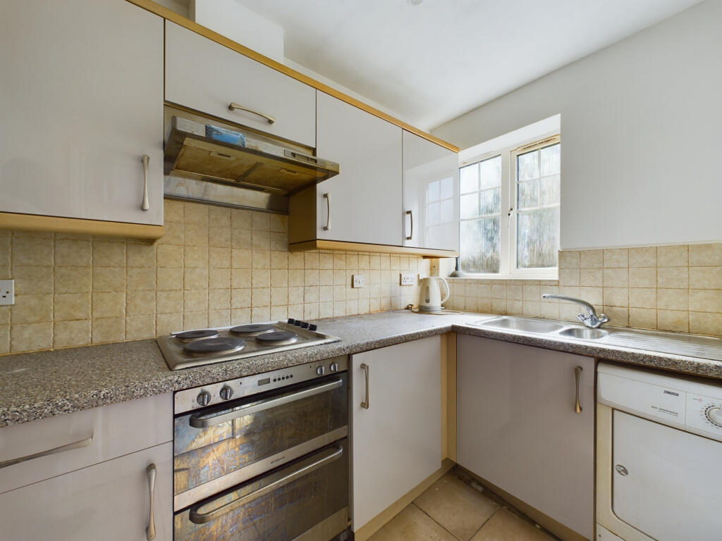 Albany House, 32a Albany Road, Lytham St. Annes, FY8 photo 4