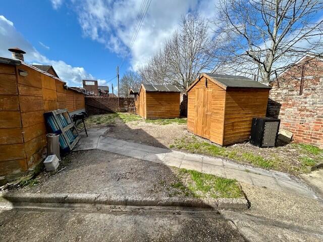 Main image of property: 5a High Street, Thatcham, Berkshire, RG19 3JG