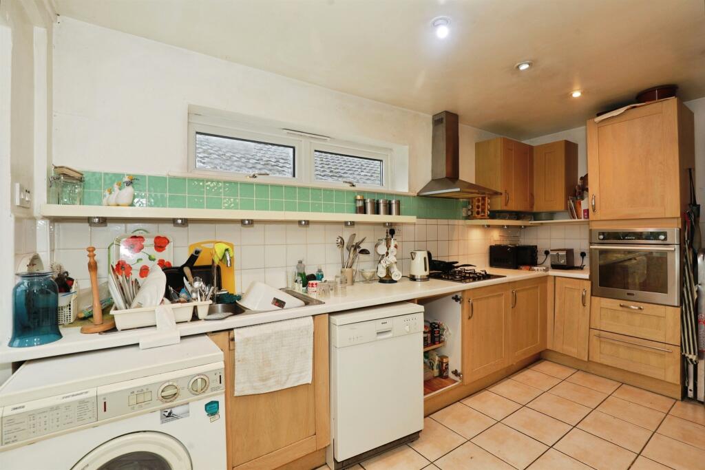 Shores Green Drive, Wincham, Northwich photo 4
