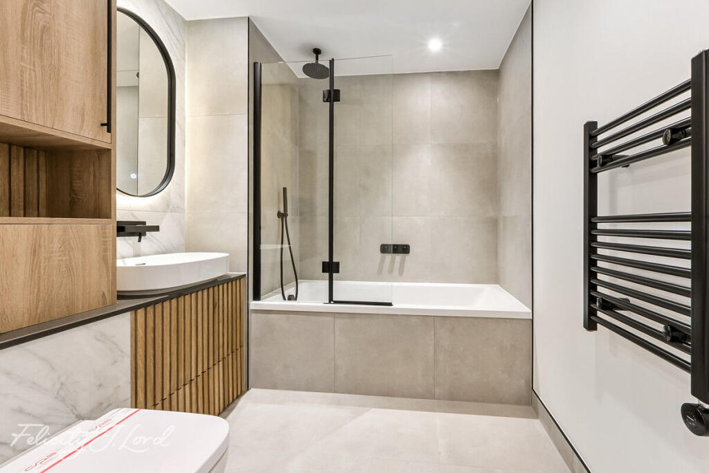 Main image of property: Western Gateway, London E16