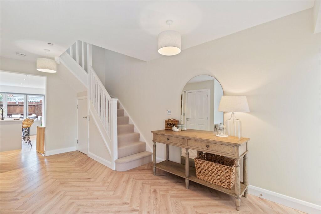 Cedarfield Road, Lymm, Cheshire, WA13 photo 2