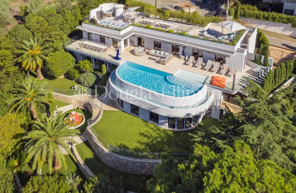 Main image of property: Provence-Alps-Cote d`Azur, Alpes-Maritimes, Cannes