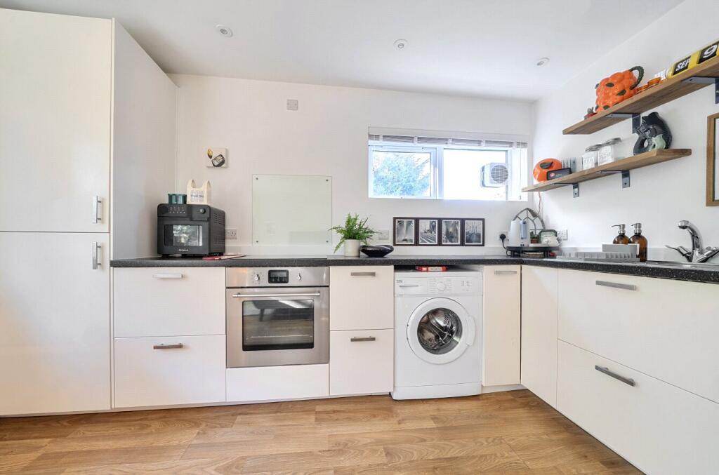 Apartment in Test Valley, Great Woodley, Romsey - View 3