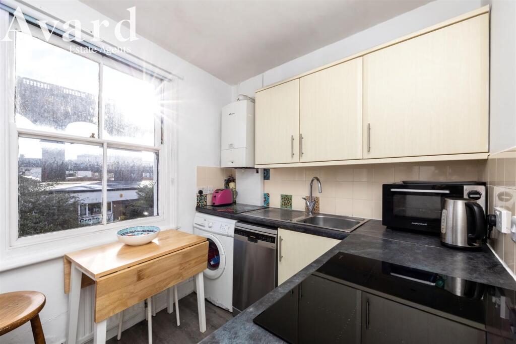 Apartment in Brighton - View 5