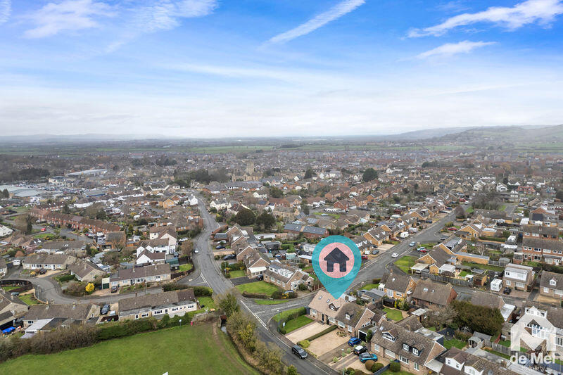 Pecked Lane, Bishops Cleeve, Cheltenham, GL52 photo 3