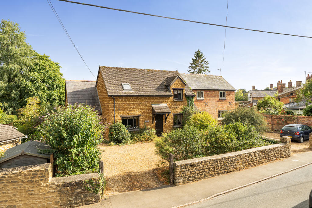 Main image of property: Castle Street, Deddington, OX15