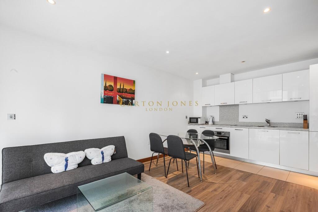 Apartment in London - View 5