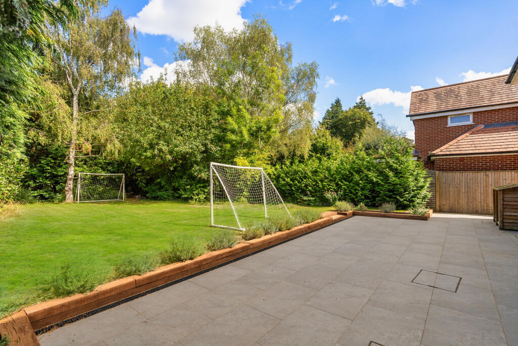 House in Reading, Caversham Heights - View 4