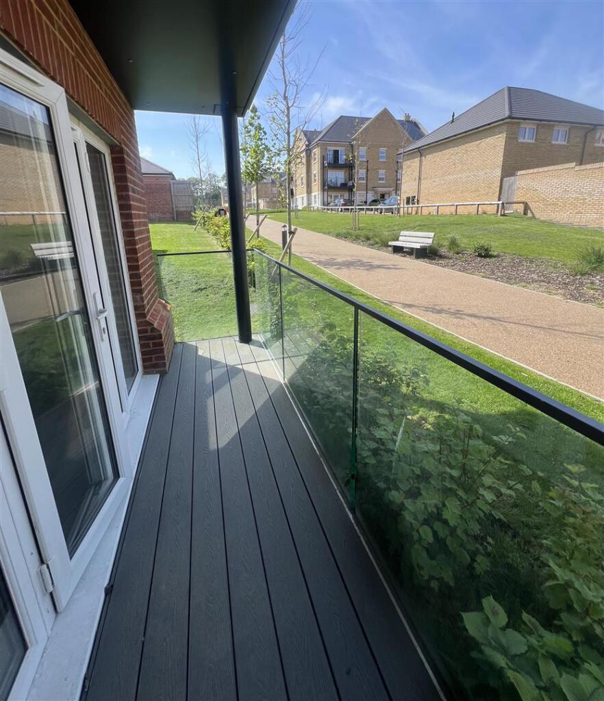 Apartment in Dartford, Ebbsfleet Green, Ebbsfleet Valley - View 3
