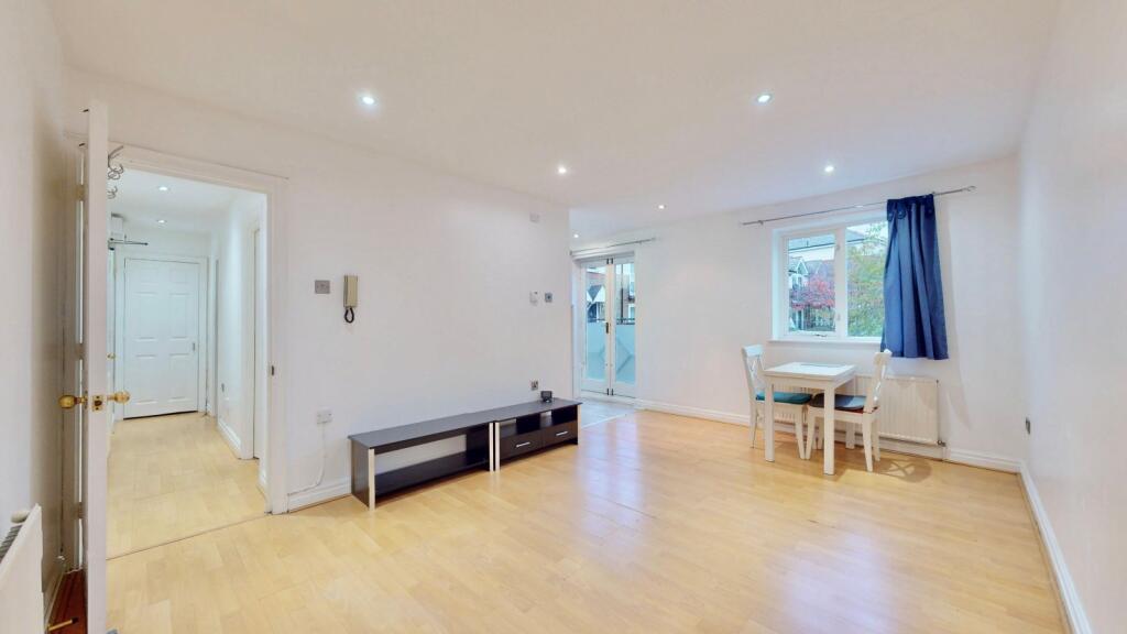 Melville Court, Deptford, London, SE8 photo 2