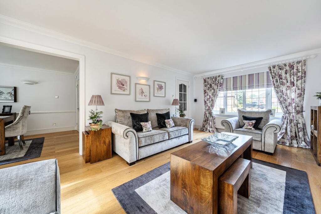 House in Basingstoke and Deane, Chineham - More