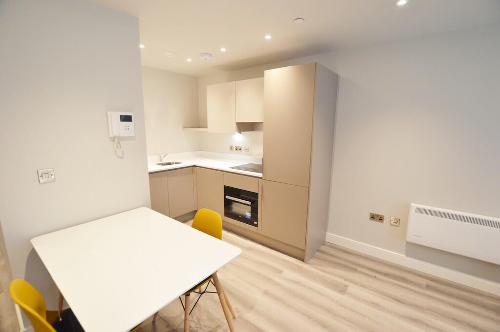 Apartment in Slough - View 4