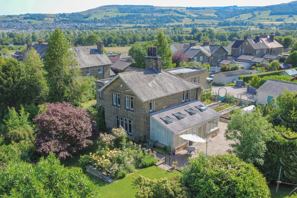 House in Bradford, Steeton with Eastburn - View 2