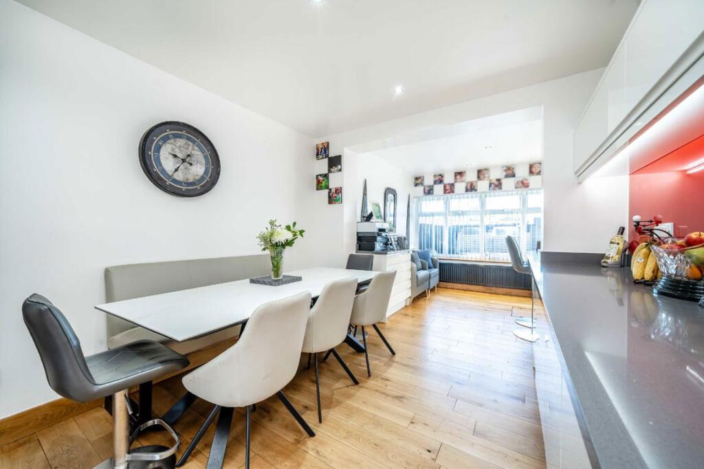 House in Twickenham - View 4
