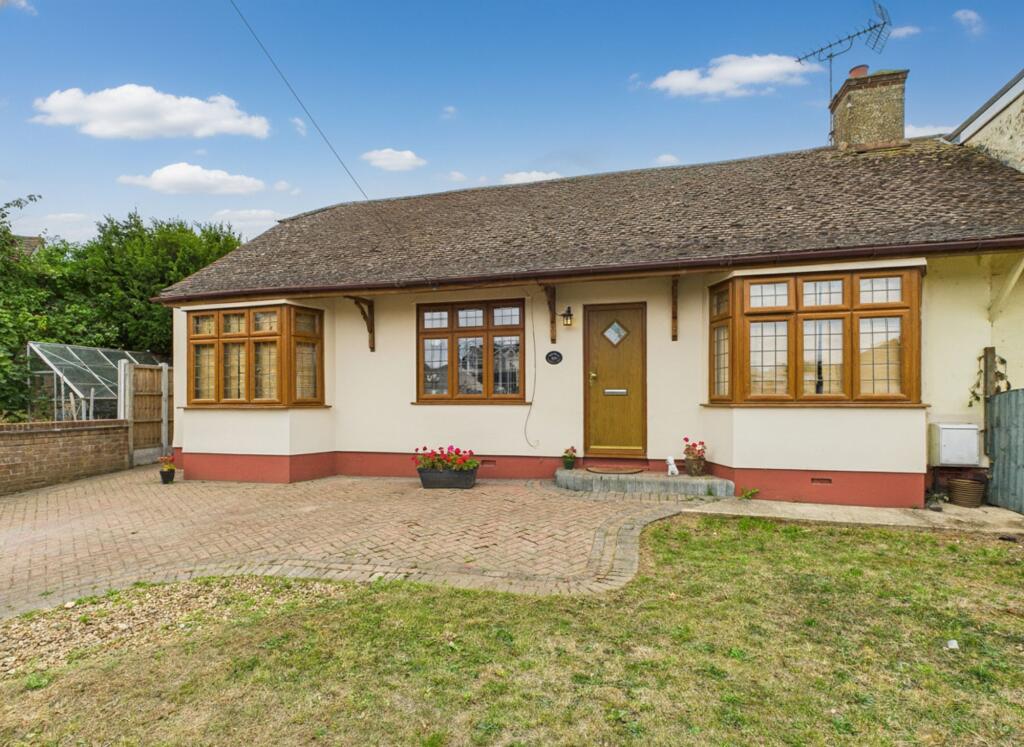 4-bed bungalow on Vincent Close, Corringham, SS17, £550,000