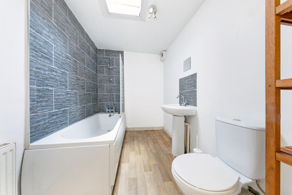 Apartment in London - View 4