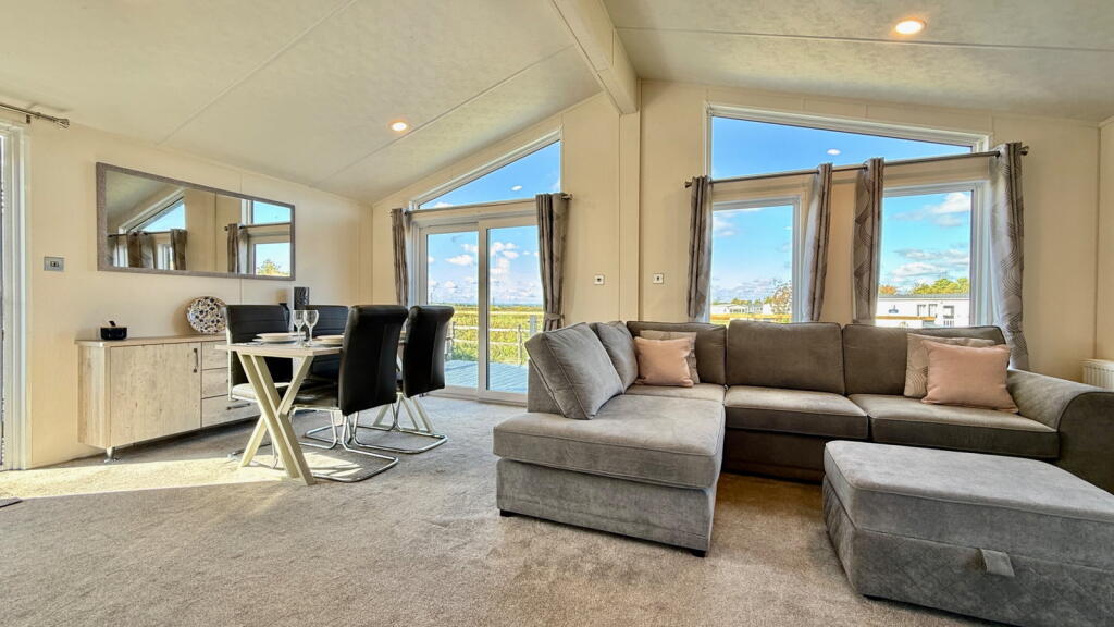 Faversham Road, Seasalter, Whitstable, CT5 4BJ - View 5
