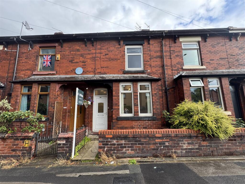 Main image of property: Edge Lane, Droylsden, Manchester, M43