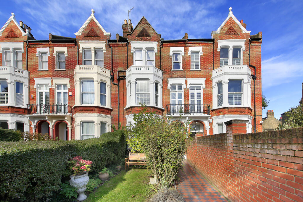 1 bedroom maisonette for rent