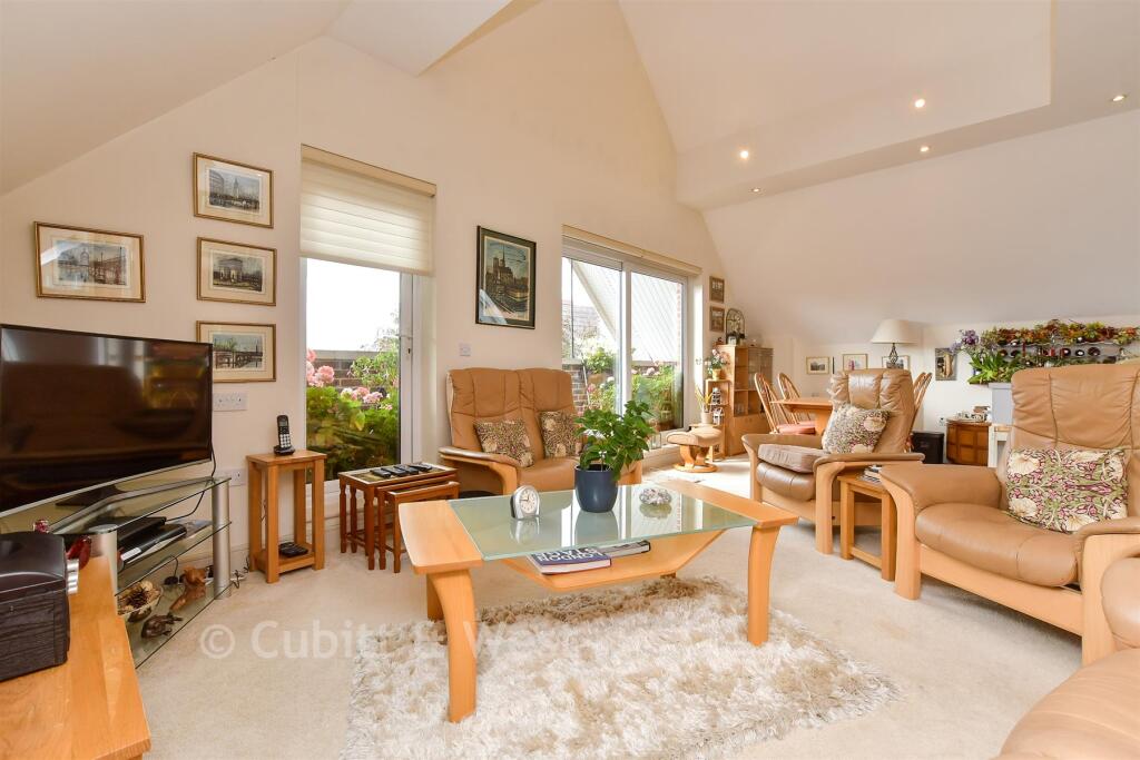 Apartment in Sutton - View 5