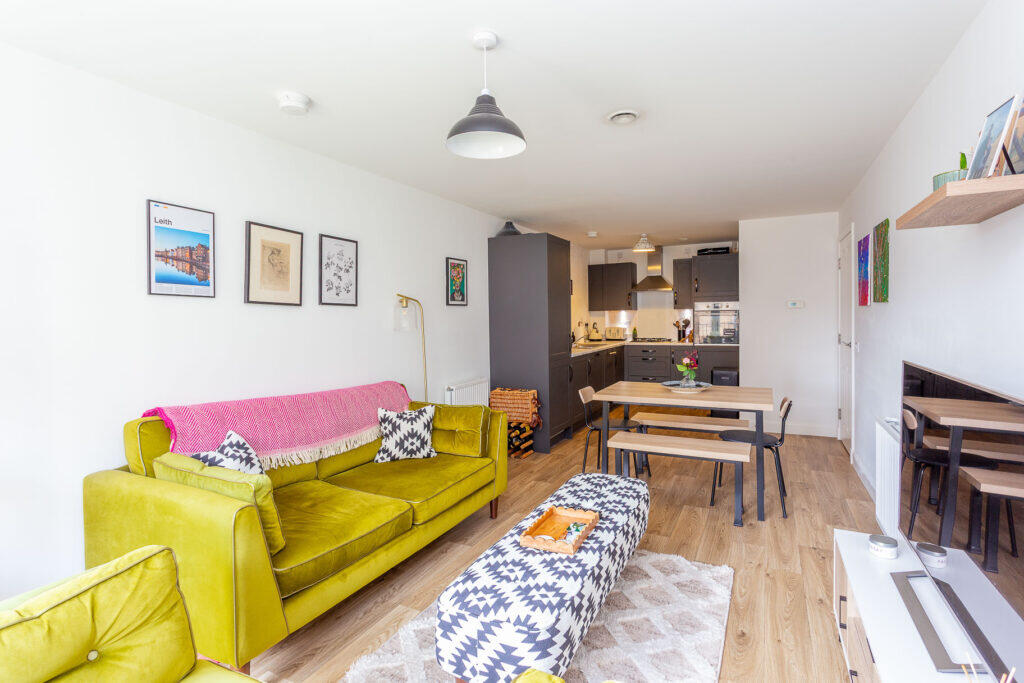 22/2 Margaret Thomson Crescent, Edinburgh, EH6 7FE photo 3