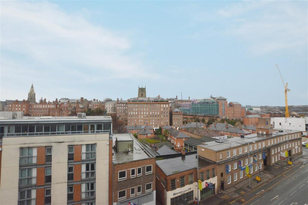 Apartment in Nottingham, Nottinghamshire - View 5